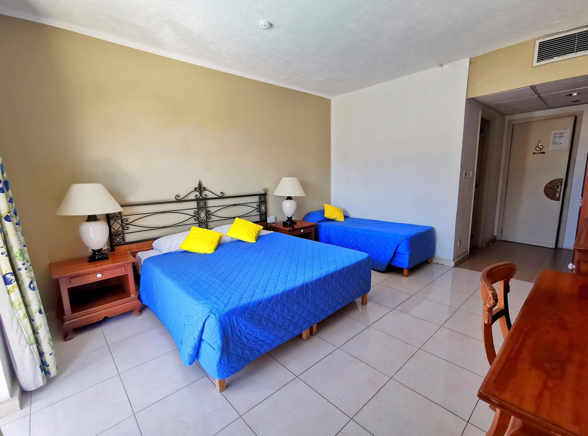 Topaz Hotel St. Paul's Bay Esterno foto