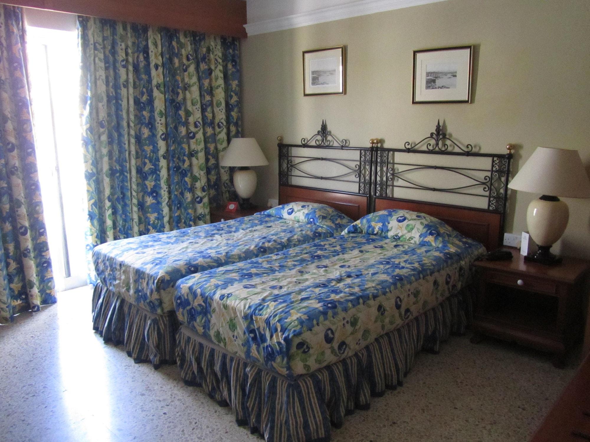 Topaz Hotel St. Paul's Bay Esterno foto