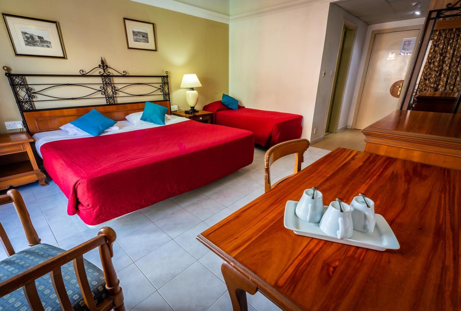 Topaz Hotel St. Paul's Bay Esterno foto