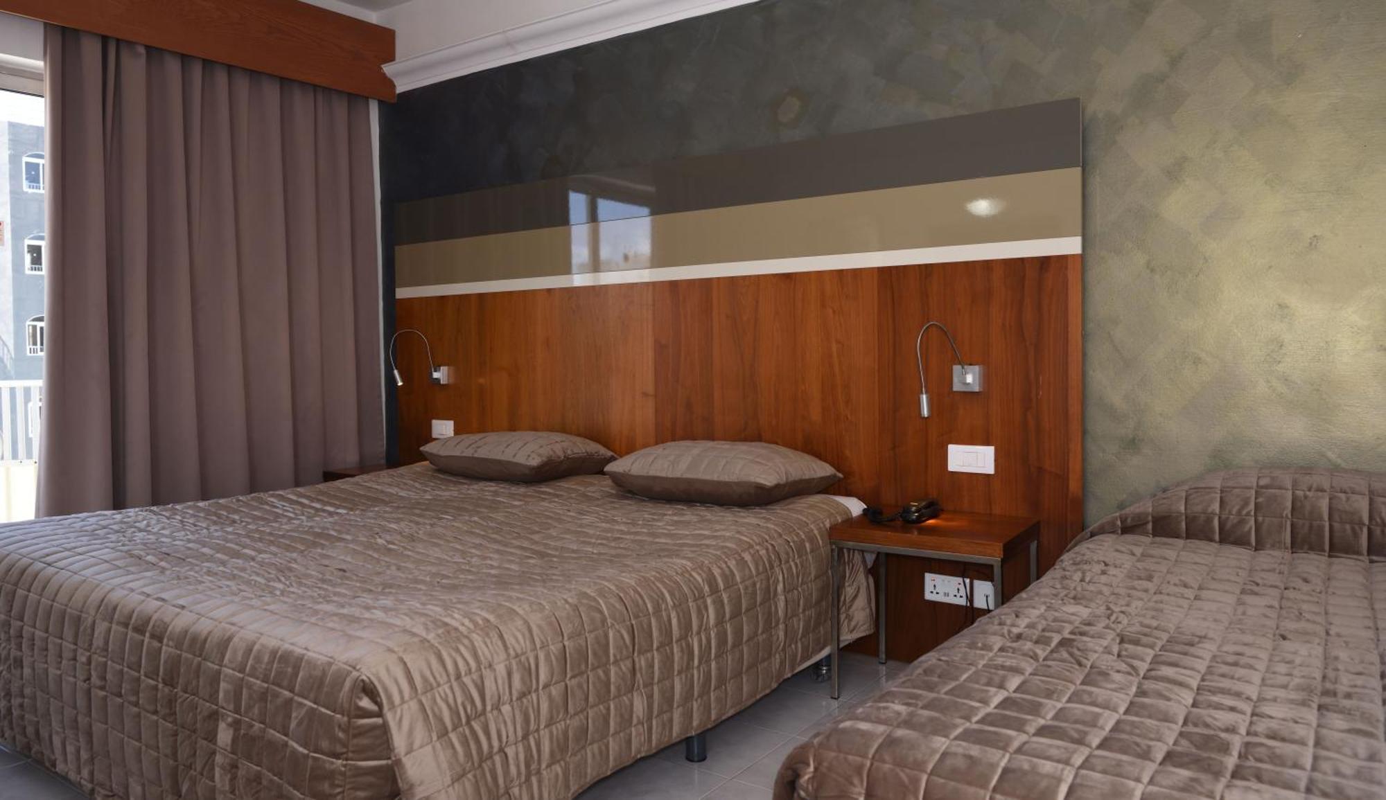 Topaz Hotel St. Paul's Bay Esterno foto